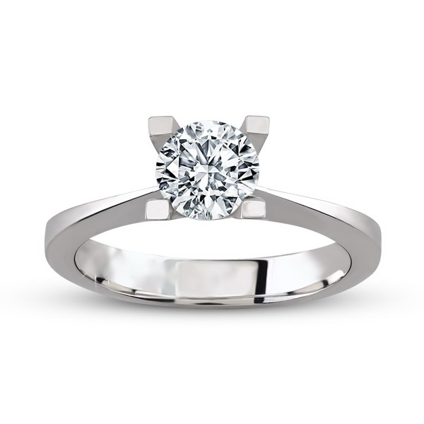 Solitaire engagement ring with 0.6 ct diamond