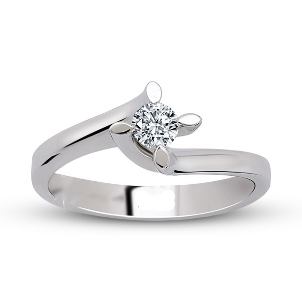 Solitaire engagement ring with 0.20 ct diamond