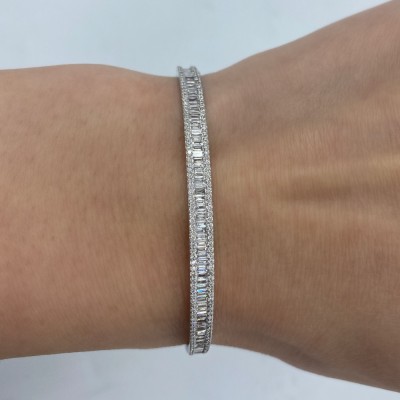 Bracelet with 1.97 ct Baget Diamonds and 0.72 ct round diamonds