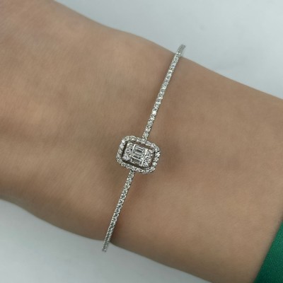 Bracelet with 0.11 ct baget diamonds and 0.64 ct round diamonds