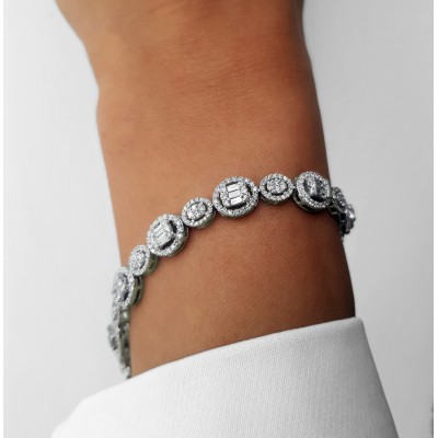 Bracelet with 0.94 ct baget diamonds and 2.71 ct round diamonds