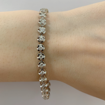 Tennis bracelet with 3.04 ct diamonds