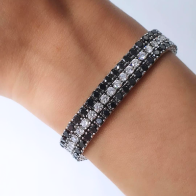 Triple bracelet with 4.16 ct white diamonds and 9.10 ct black diamonds