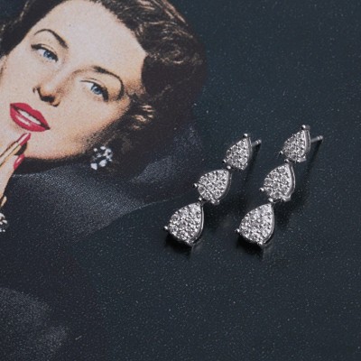 0.65 ct diamond earrings
