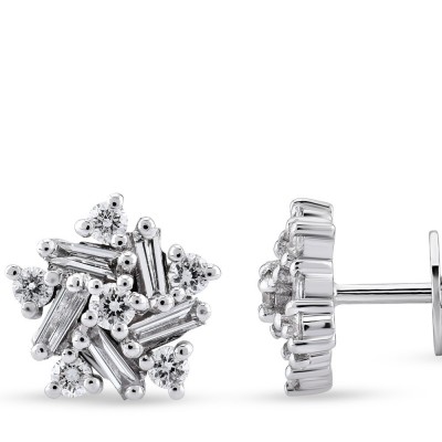 Earrings with 0.24 ct baget diamonds and 0.20 ct round diamonds