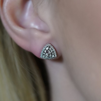 Earrings with 0.06 ct Baget diamonds and 0.42 ct round diamonds