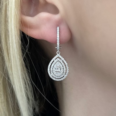 Earrings with 0.13 Baget Diamonds and 0.96 ct round diamonds