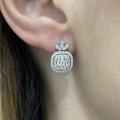 Earrings with 0.31 ct Baget Diamonds and 0.49 ct side diamonds