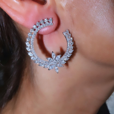 Earrings with 1.84 ct round diamonds and 2.42 ct marquise diamonds