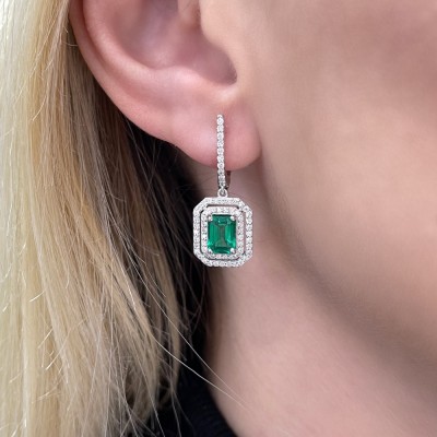 Earrings with 0.72 ct diamonds and 1.90 ct green-citrine