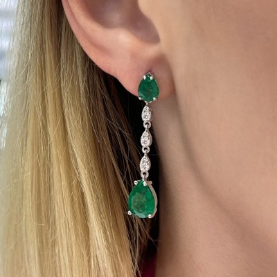 Earrings with 0.40 ct Diamonds and 7.17 ct Emeralds