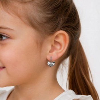 White gold earrings with 0.02 ct diamonds