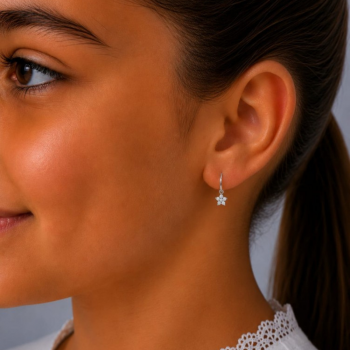 White gold earrings with 0.14 ct diamonds