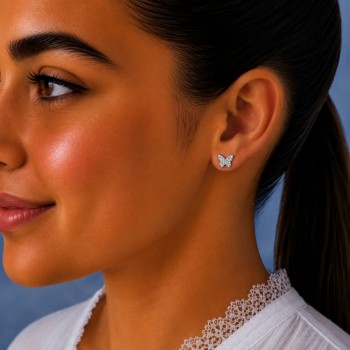 White gold earrings with 0.19 ct diamonds