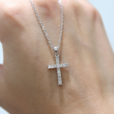 Cross pendant with 0.36 ct diamonds