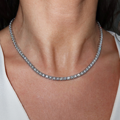 Tennis necklace with 9.87 ct diamonds