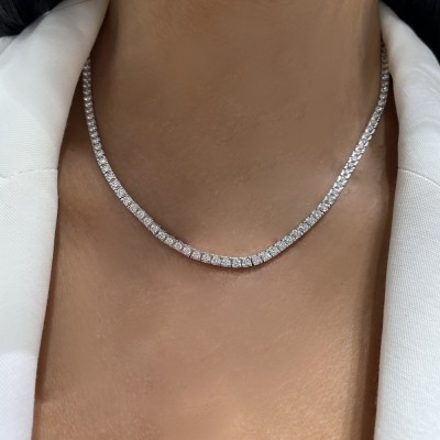Tennis necklace with 8.21 ct diamonds