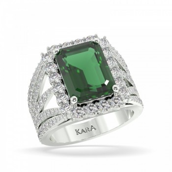 Badiu ring with 6.15 ct emerald and 1.80 ct diamonds