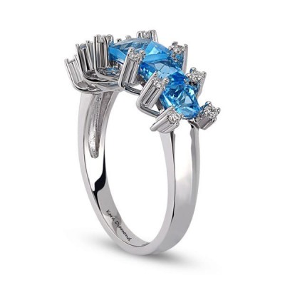 Ring with 2.20 ct Topaz and 0.20 ct Diamonds