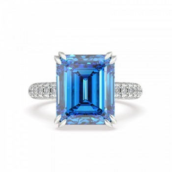Ring with 4.85 ct central Blue Topaz and 0.94 ct diamonds