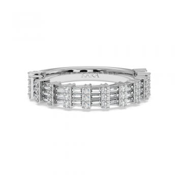 Ring with 0.23 ct Round Diamonds and 0.43 ct Baget Diamonds