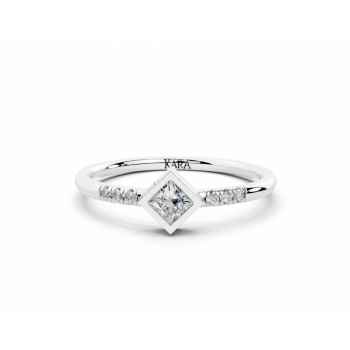 Princess Cut 0.17ct center diamond and 0.04ct round diamond ring