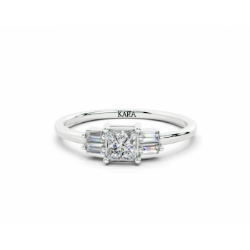 0.27ct Princess Cut center diamond ring with 0.10ct Baget diamonds
