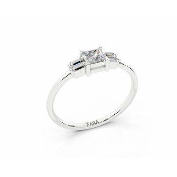 0.27ct Princess Cut center diamond ring with 0.10ct Baget diamonds