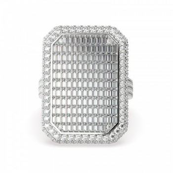 Ring with 1.98ct Baget Diamonds and 1.11ct round diamonds 