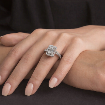 Ring with 0.48 ct Baget Diamonds and 0.80 ct round diamonds