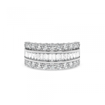 Ring with 0.72 ct Baget Diamonds and 1.16 ct side diamonds