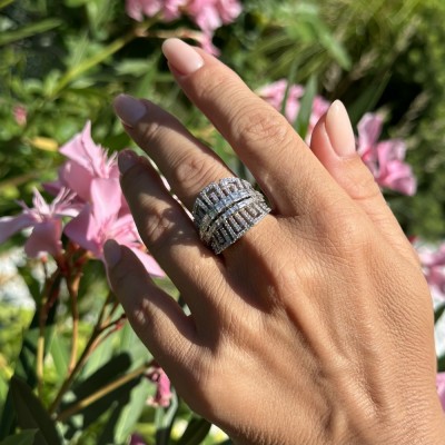 Ring with 0.89 ct Baget Diamonds and 0.72 ct round diamonds