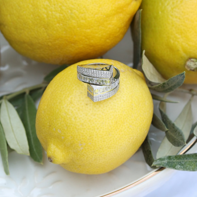 Ring with 1.26 ct Baget Diamonds and 0.59 ct round diamonds