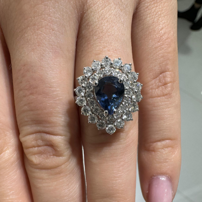 Ring with 1.38 ct Diamonds and 1.86 ct Sapphire 