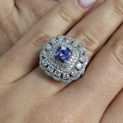 Ring with 2.29 ct diamonds and 1.14 ct Tanzanite