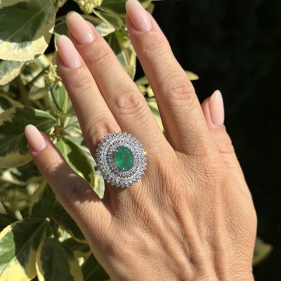 Ring with 2.67 ct Diamonds and 2.77 ct Emerald