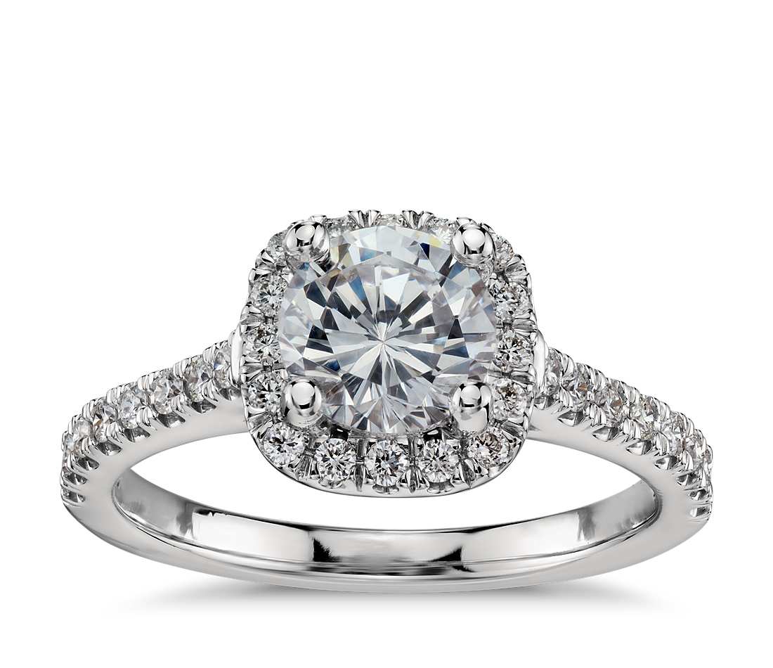 Engagement ring with central diamond of 0.30 ct and side diamonds of 0.40 ct