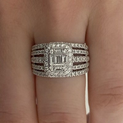 Ring with Baget Diamonds 0.22 ct round diamonds 1.13 ct