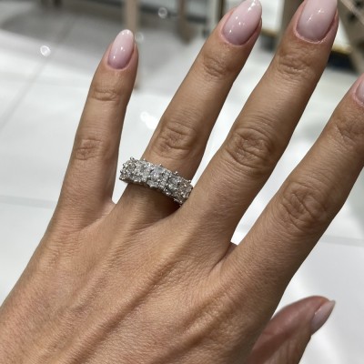 Ring with 0.35 ct Baget Diamonds and 1.08 ct round diamonds