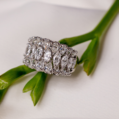 3.68 ct Pear/marquise diamond ring