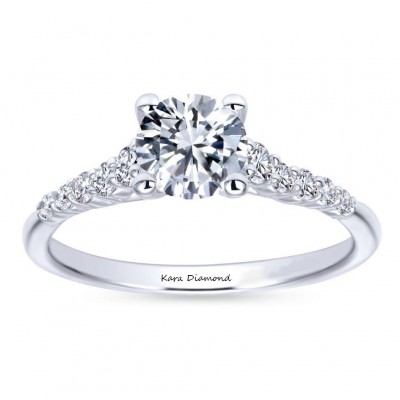 Engagement ring with 0.50 ct center diamond and 0.35 ct side diamonds