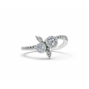 Ring with Marquise Cut diamonds of 0.07 ct and round diamonds of 0.32 ct