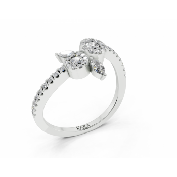 Ring with Marquise Cut diamonds of 0.07 ct and round diamonds of 0.32 ct
