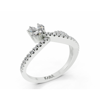 Ring with 0.07ct Marquise Cut diamonds, a 0.05ct Pear Cut diamond and 0.23ct round diamonds