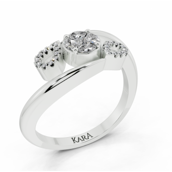 Ring with 0.10 ct Marquise Cut diamonds, 0.05 ct Princess Cut diamonds and 0.04 ct round diamonds