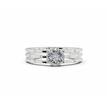 Ring with 0.10 ct Marquise Cut diamonds and 0.05 ct round diamonds