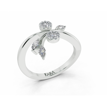 Ring with 0.11 ct Marquise Cut diamonds and 0.15 ct round diamonds