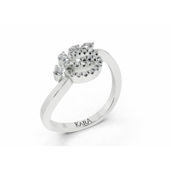 Ring with 0.15 ct Marquise Cut diamonds and 0.09 ct round diamonds