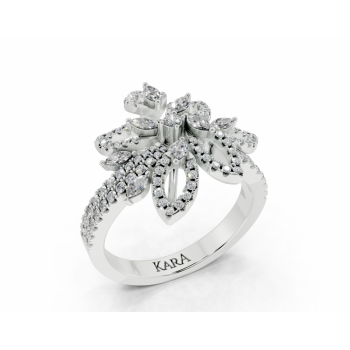 Ring with 0.19ct Marquise Cut diamonds and 0.39ct round diamonds