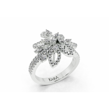 Ring with 0.19ct Marquise Cut diamonds and 0.39ct round diamonds